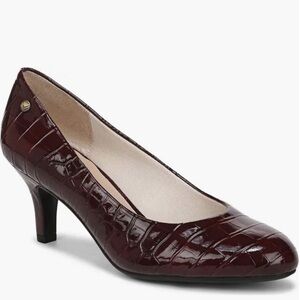 Elegant Burgundy Croc-Embossed Pumps